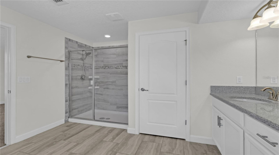 DAVENPORT, Florida 33896, 4 Bedrooms Bedrooms, ,2 BathroomsBathrooms,Residential,For Sale,OVERPOOL,0,MFRS5138383