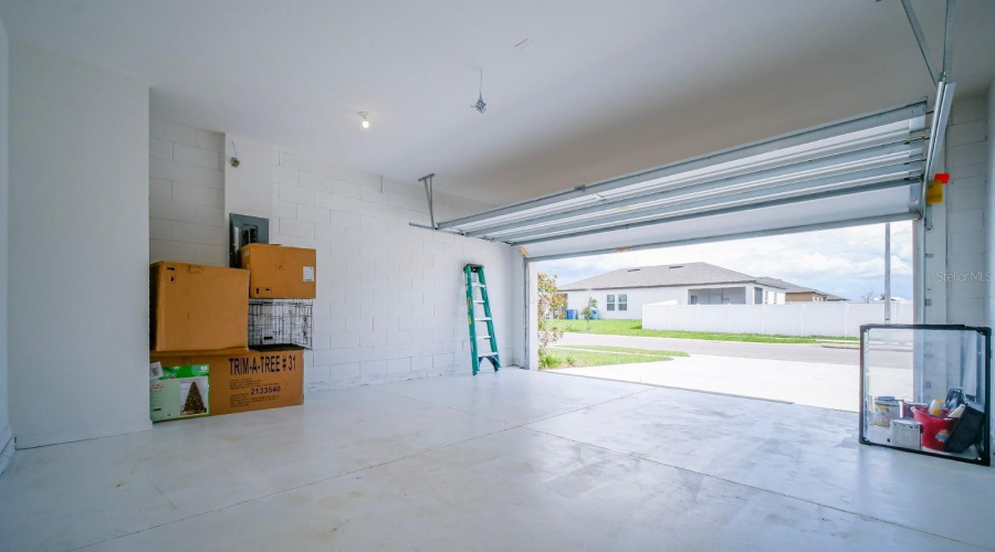 DAVENPORT, Florida 33896, 4 Bedrooms Bedrooms, ,2 BathroomsBathrooms,Residential,For Sale,OVERPOOL,0,MFRS5138383