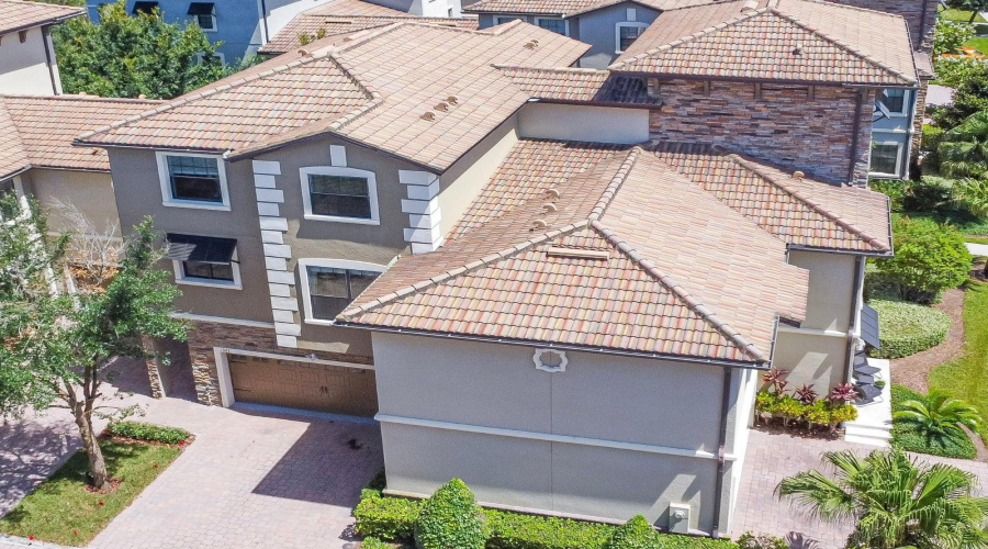 DAVENPORT, Florida 33896, 4 Bedrooms Bedrooms, ,2 BathroomsBathrooms,Residential,For Sale,OVERPOOL,0,MFRS5138383