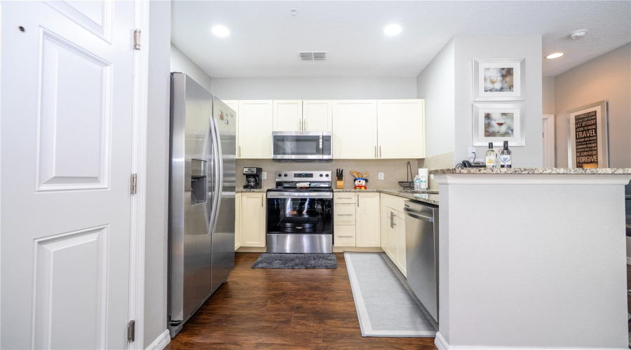 KISSIMMEE, Florida 34747, 4 Bedrooms Bedrooms, ,3 BathroomsBathrooms,Residential,For Sale,SHINE,0,MFRO6341857