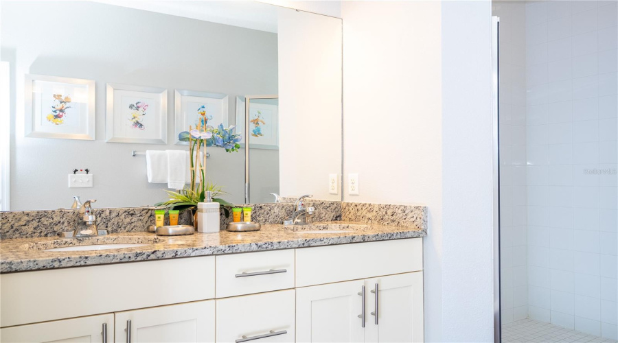 KISSIMMEE, Florida 34747, 4 Bedrooms Bedrooms, ,3 BathroomsBathrooms,Residential,For Sale,SHINE,0,MFRO6341857