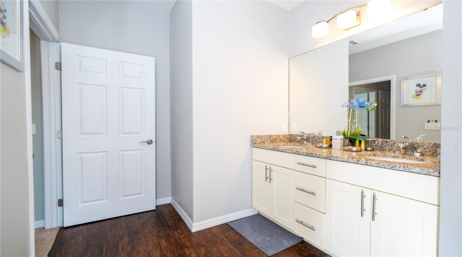 KISSIMMEE, Florida 34747, 4 Bedrooms Bedrooms, ,3 BathroomsBathrooms,Residential,For Sale,SHINE,0,MFRO6341857