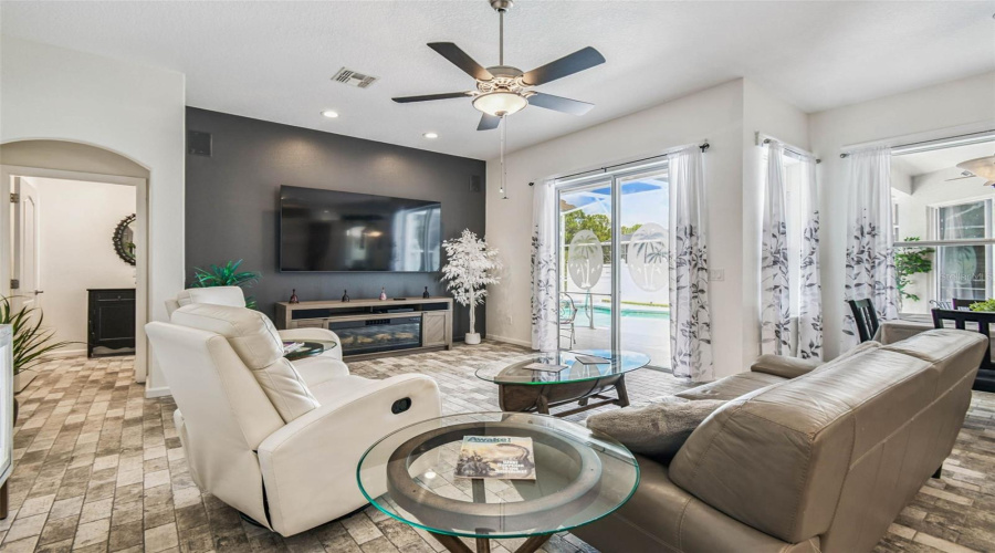 DAVENPORT, Florida 33897, 4 Bedrooms Bedrooms, ,3 BathroomsBathrooms,Residential,For Sale,PRESTWICK,0,MFRO6319067