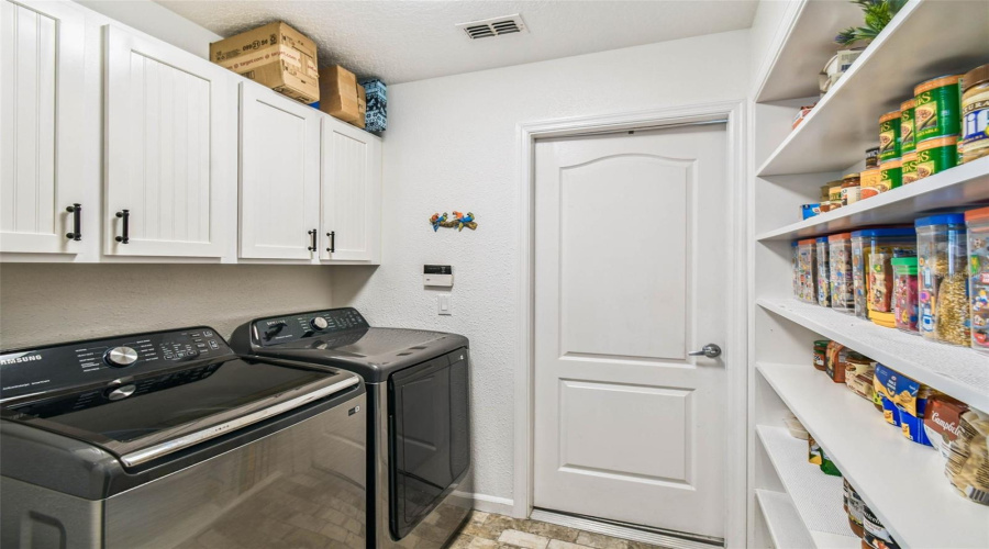 DAVENPORT, Florida 33897, 4 Bedrooms Bedrooms, ,3 BathroomsBathrooms,Residential,For Sale,PRESTWICK,0,MFRO6319067