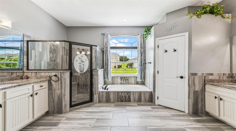 DAVENPORT, Florida 33897, 4 Bedrooms Bedrooms, ,3 BathroomsBathrooms,Residential,For Sale,PRESTWICK,0,MFRO6319067