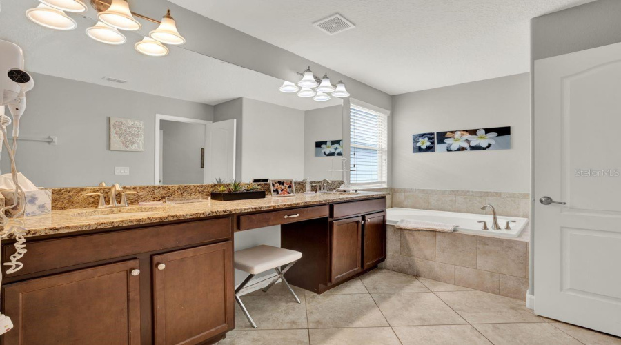 KISSIMMEE, Florida 34747, 5 Bedrooms Bedrooms, ,5 BathroomsBathrooms,Residential,For Sale,BEACH PALM,0,MFRO6343389