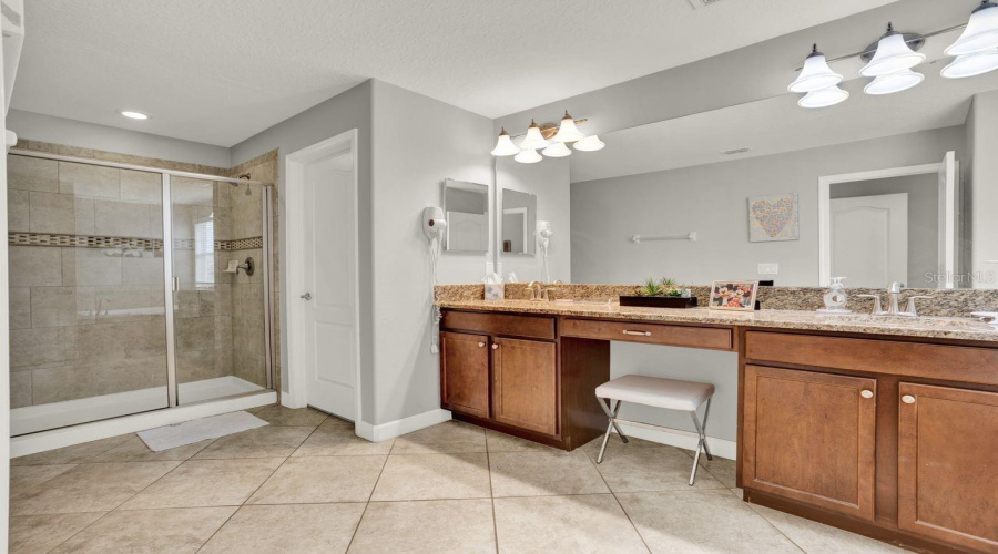 KISSIMMEE, Florida 34747, 5 Bedrooms Bedrooms, ,5 BathroomsBathrooms,Residential,For Sale,BEACH PALM,0,MFRO6343389