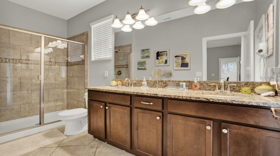 KISSIMMEE, Florida 34747, 5 Bedrooms Bedrooms, ,5 BathroomsBathrooms,Residential,For Sale,BEACH PALM,0,MFRO6343389