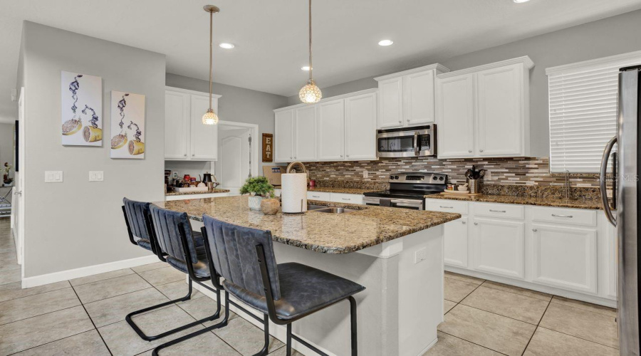 KISSIMMEE, Florida 34747, 5 Bedrooms Bedrooms, ,5 BathroomsBathrooms,Residential,For Sale,BEACH PALM,0,MFRO6343389