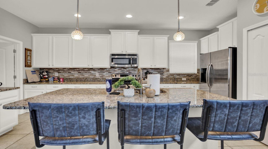 KISSIMMEE, Florida 34747, 5 Bedrooms Bedrooms, ,5 BathroomsBathrooms,Residential,For Sale,BEACH PALM,0,MFRO6343389