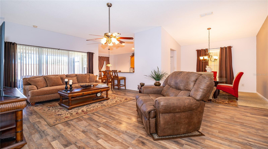 KISSIMMEE, Florida 34746, 3 Bedrooms Bedrooms, ,2 BathroomsBathrooms,Residential,For Sale,MEADOW OAK,0,MFRO6360382