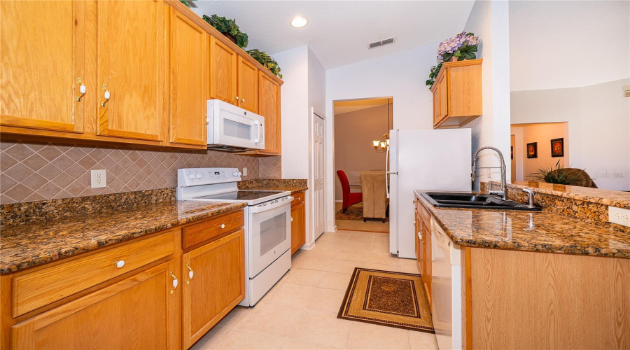 KISSIMMEE, Florida 34746, 3 Bedrooms Bedrooms, ,2 BathroomsBathrooms,Residential,For Sale,MEADOW OAK,0,MFRO6360382