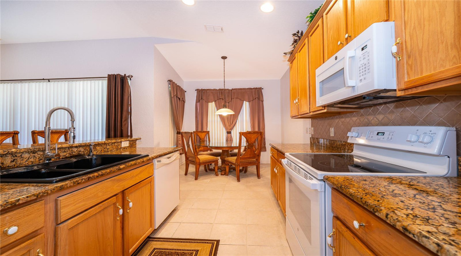 KISSIMMEE, Florida 34746, 3 Bedrooms Bedrooms, ,2 BathroomsBathrooms,Residential,For Sale,MEADOW OAK,0,MFRO6360382