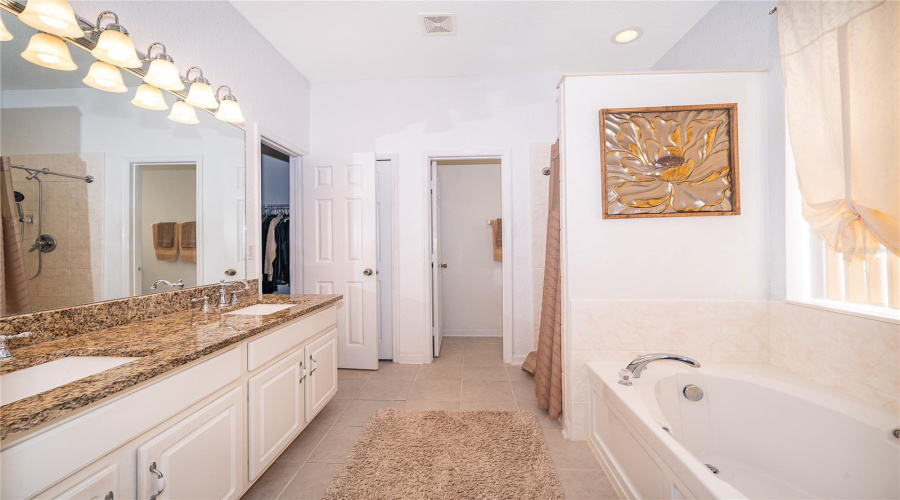 KISSIMMEE, Florida 34746, 3 Bedrooms Bedrooms, ,2 BathroomsBathrooms,Residential,For Sale,MEADOW OAK,0,MFRO6360382