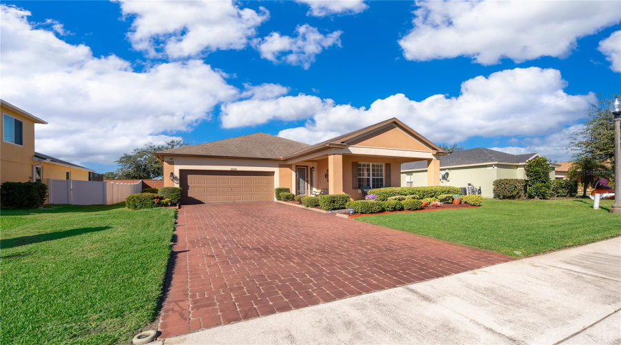 KISSIMMEE, Florida 34746, 3 Bedrooms Bedrooms, ,2 BathroomsBathrooms,Residential,For Sale,MEADOW OAK,0,MFRO6360382