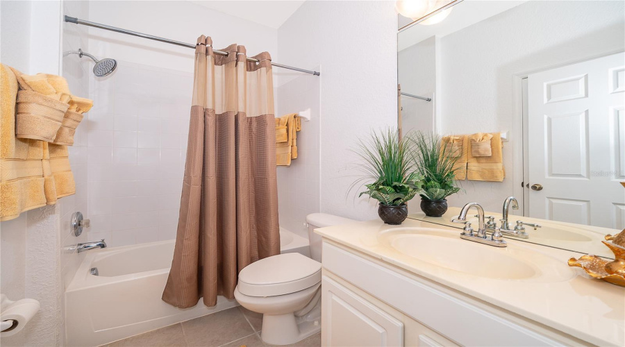 KISSIMMEE, Florida 34746, 3 Bedrooms Bedrooms, ,2 BathroomsBathrooms,Residential,For Sale,MEADOW OAK,0,MFRO6360382