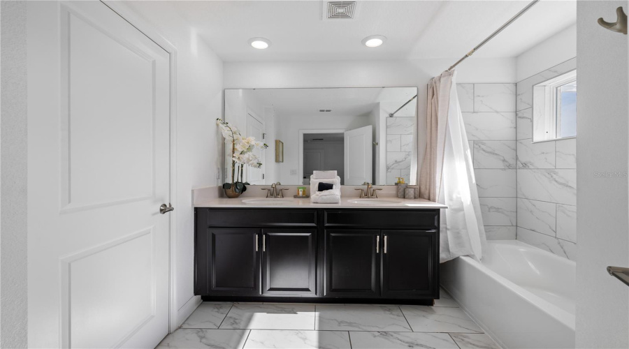 KISSIMMEE, Florida 34746, 4 Bedrooms Bedrooms, ,3 BathroomsBathrooms,Residential,For Sale,PROTAGONIST,0,MFRS5138486