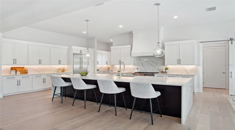 ORLANDO, Florida 32836, 6 Bedrooms Bedrooms, ,5 BathroomsBathrooms,Residential,For Sale,SHEEN SOUND,0,MFRO6318176