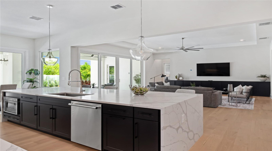 ORLANDO, Florida 32836, 6 Bedrooms Bedrooms, ,5 BathroomsBathrooms,Residential,For Sale,SHEEN SOUND,0,MFRO6318176