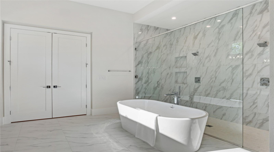 ORLANDO, Florida 32836, 6 Bedrooms Bedrooms, ,5 BathroomsBathrooms,Residential,For Sale,SHEEN SOUND,0,MFRO6318176