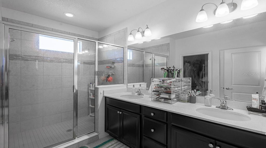 DAVENPORT, Florida 33837, 4 Bedrooms Bedrooms, ,3 BathroomsBathrooms,Residential,For Sale,SAPPHIRE,0,MFRTB8447441