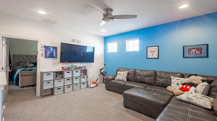 DAVENPORT, Florida 33837, 4 Bedrooms Bedrooms, ,3 BathroomsBathrooms,Residential,For Sale,SAPPHIRE,0,MFRTB8447441