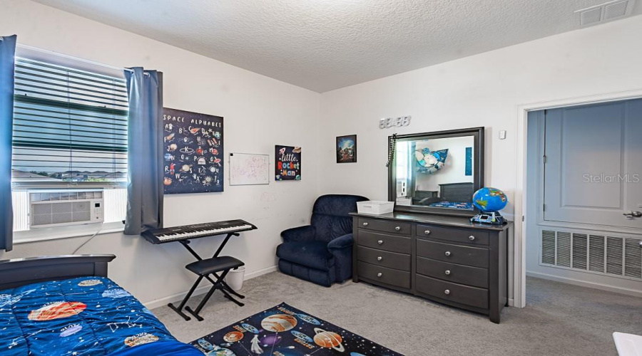 DAVENPORT, Florida 33837, 4 Bedrooms Bedrooms, ,3 BathroomsBathrooms,Residential,For Sale,SAPPHIRE,0,MFRTB8447441