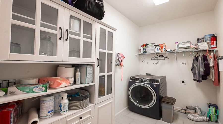 DAVENPORT, Florida 33837, 4 Bedrooms Bedrooms, ,3 BathroomsBathrooms,Residential,For Sale,SAPPHIRE,0,MFRTB8447441