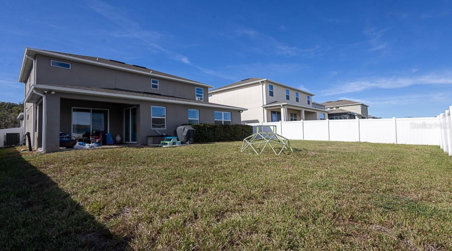 DAVENPORT, Florida 33837, 4 Bedrooms Bedrooms, ,3 BathroomsBathrooms,Residential,For Sale,SAPPHIRE,0,MFRTB8447441
