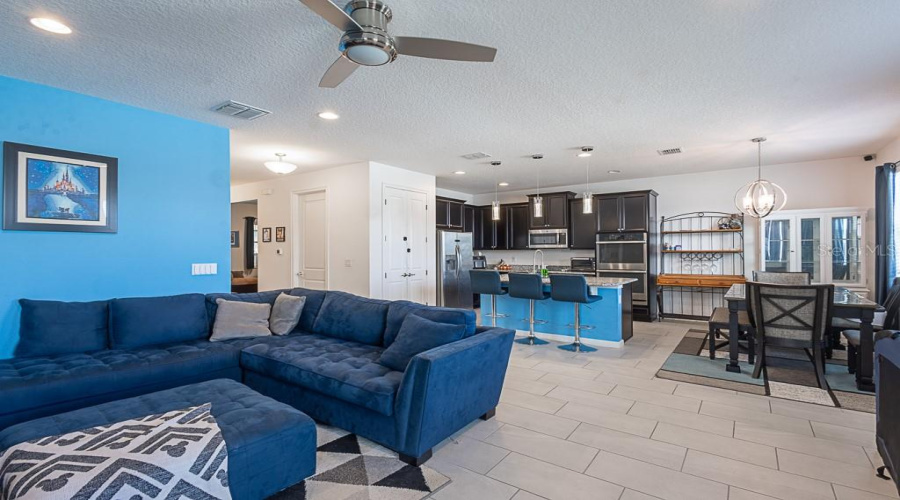 DAVENPORT, Florida 33837, 4 Bedrooms Bedrooms, ,3 BathroomsBathrooms,Residential,For Sale,SAPPHIRE,0,MFRTB8447441