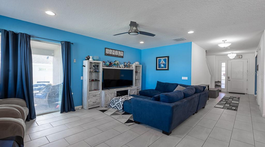 DAVENPORT, Florida 33837, 4 Bedrooms Bedrooms, ,3 BathroomsBathrooms,Residential,For Sale,SAPPHIRE,0,MFRTB8447441