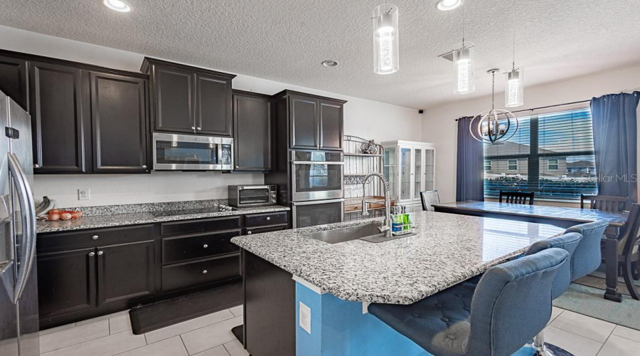 DAVENPORT, Florida 33837, 4 Bedrooms Bedrooms, ,3 BathroomsBathrooms,Residential,For Sale,SAPPHIRE,0,MFRTB8447441