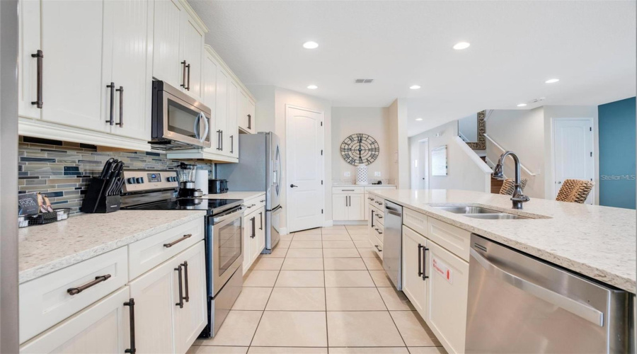 KISSIMMEE, Florida 34747, 9 Bedrooms Bedrooms, ,8 BathroomsBathrooms,Residential,For Sale,FAIRFAX,0,MFRO6359071