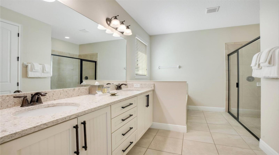 KISSIMMEE, Florida 34747, 9 Bedrooms Bedrooms, ,8 BathroomsBathrooms,Residential,For Sale,FAIRFAX,0,MFRO6359071