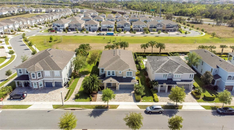 KISSIMMEE, Florida 34747, 9 Bedrooms Bedrooms, ,8 BathroomsBathrooms,Residential,For Sale,FAIRFAX,0,MFRO6359071