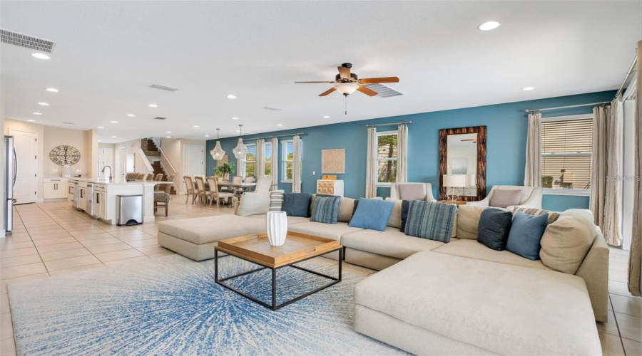 KISSIMMEE, Florida 34747, 9 Bedrooms Bedrooms, ,8 BathroomsBathrooms,Residential,For Sale,FAIRFAX,0,MFRO6359071