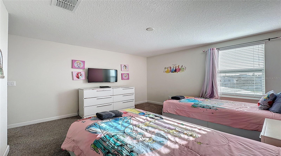 DAVENPORT, Florida 33896, 8 Bedrooms Bedrooms, ,5 BathroomsBathrooms,Residential,For Sale,STINGER,0,MFRS5137916