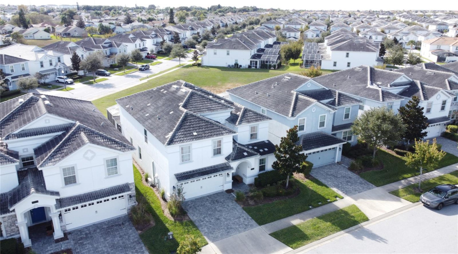 DAVENPORT, Florida 33896, 8 Bedrooms Bedrooms, ,5 BathroomsBathrooms,Residential,For Sale,STINGER,0,MFRS5137916