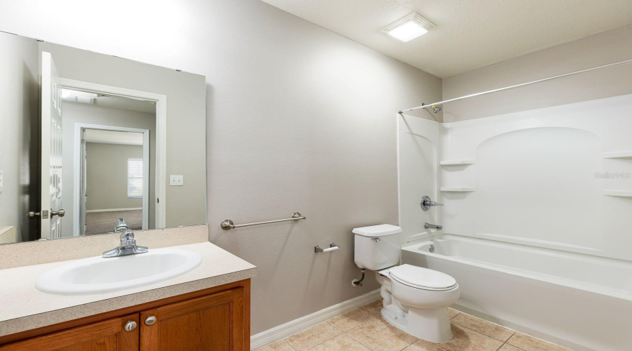 Bathroom 2 (upstairs)