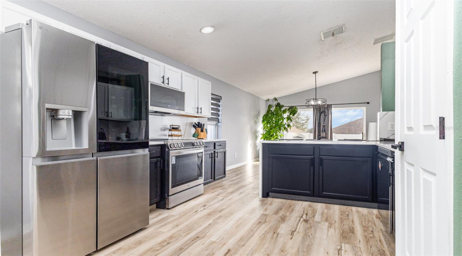 DAVENPORT, Florida 33897, 4 Bedrooms Bedrooms, ,2 BathroomsBathrooms,Residential,For Sale,SOMERSET,0,MFRTB8446901