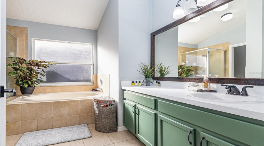 DAVENPORT, Florida 33897, 4 Bedrooms Bedrooms, ,2 BathroomsBathrooms,Residential,For Sale,SOMERSET,0,MFRTB8446901