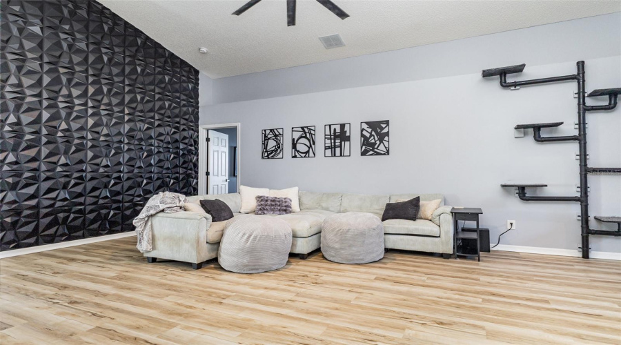 DAVENPORT, Florida 33897, 4 Bedrooms Bedrooms, ,2 BathroomsBathrooms,Residential,For Sale,SOMERSET,0,MFRTB8446901