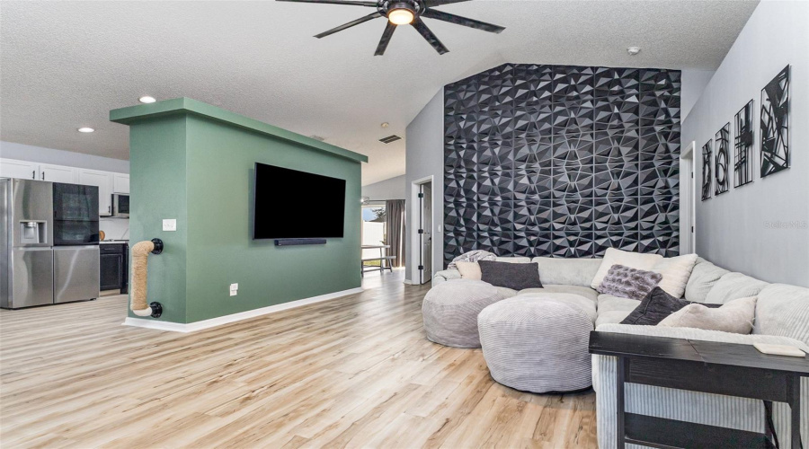 DAVENPORT, Florida 33897, 4 Bedrooms Bedrooms, ,2 BathroomsBathrooms,Residential,For Sale,SOMERSET,0,MFRTB8446901