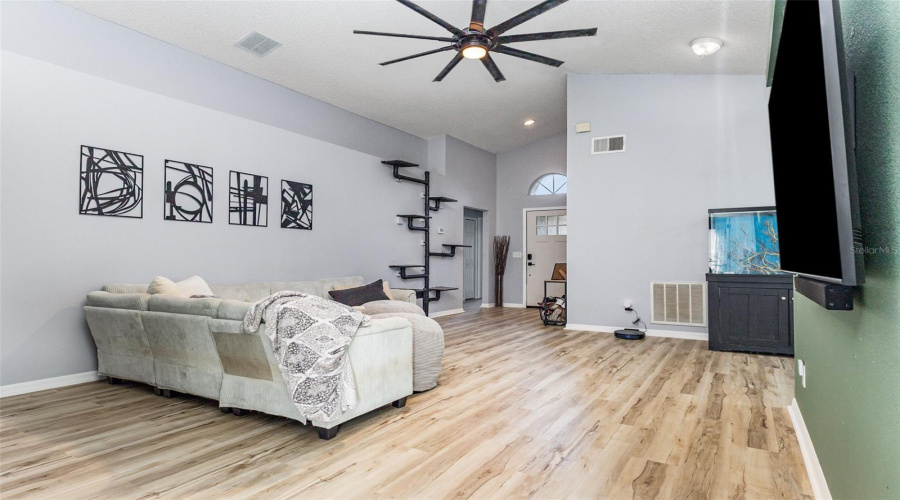 DAVENPORT, Florida 33897, 4 Bedrooms Bedrooms, ,2 BathroomsBathrooms,Residential,For Sale,SOMERSET,0,MFRTB8446901