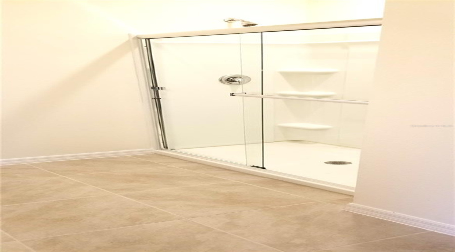 DAVENPORT, Florida 33837, 5 Bedrooms Bedrooms, ,3 BathroomsBathrooms,Residential,For Sale,ROSYDALE,0,MFRS5136492