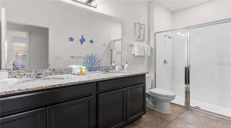 1st floor full bathroom.