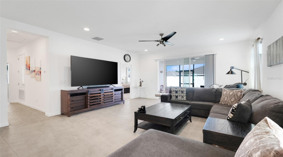 DAVENPORT, Florida 33837, 4 Bedrooms Bedrooms, ,3 BathroomsBathrooms,Residential,For Sale,ROSEDALE,0,MFRO6360400