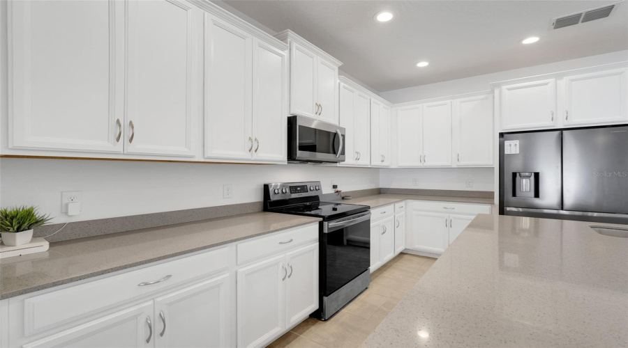 DAVENPORT, Florida 33837, 4 Bedrooms Bedrooms, ,3 BathroomsBathrooms,Residential,For Sale,ROSEDALE,0,MFRO6360400