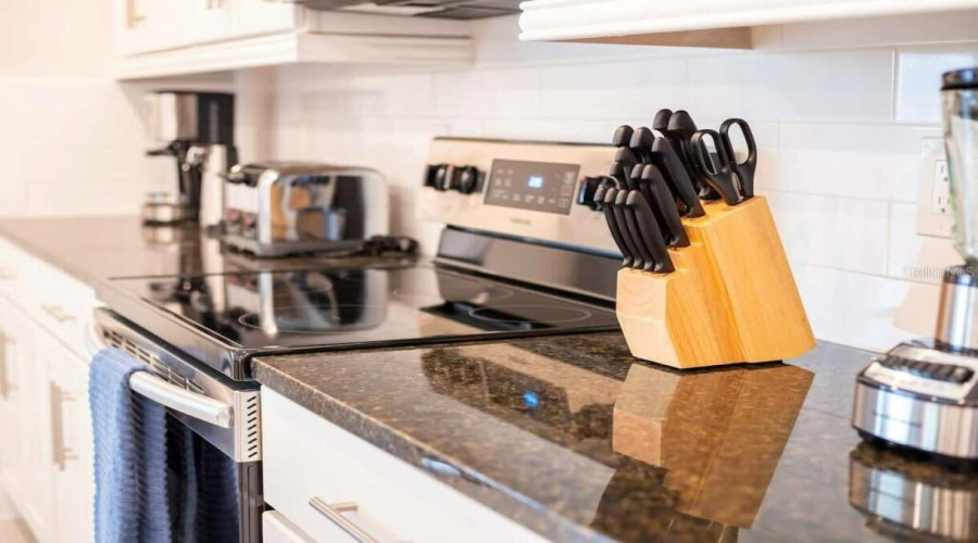 KISSIMMEE, Florida 34747, 6 Bedrooms Bedrooms, ,6 BathroomsBathrooms,Residential,For Sale,SOUTHFIELD,0,MFRO6360341