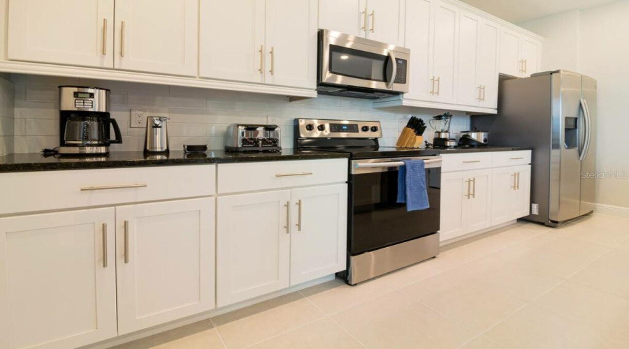 KISSIMMEE, Florida 34747, 6 Bedrooms Bedrooms, ,6 BathroomsBathrooms,Residential,For Sale,SOUTHFIELD,0,MFRO6360341